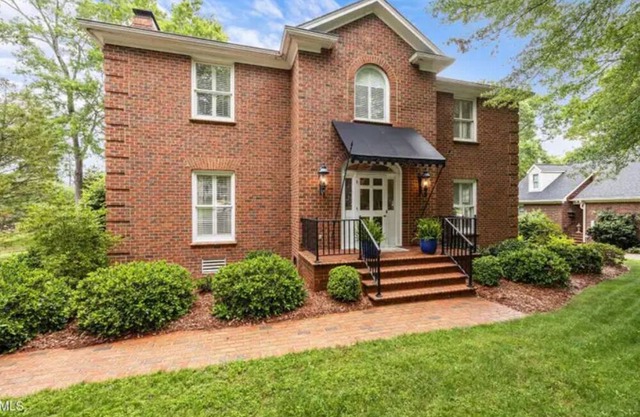 3-bedroom, walking distance to Elon University