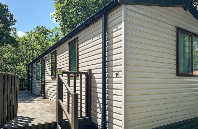 Ffancon Riverside (Pet)