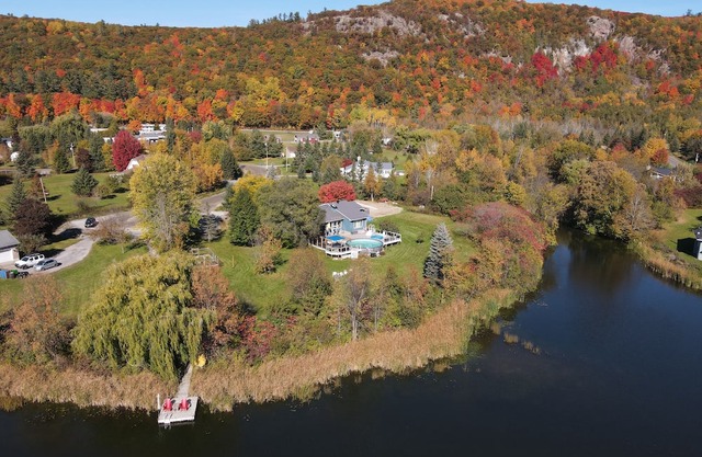 House by the Lake in natural setting in Chelsea