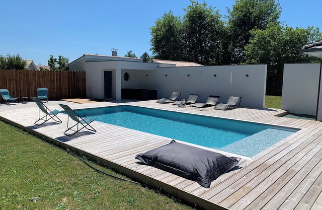 Contemporary villa 4★ with heated pool - between Bordeaux and Lacanau