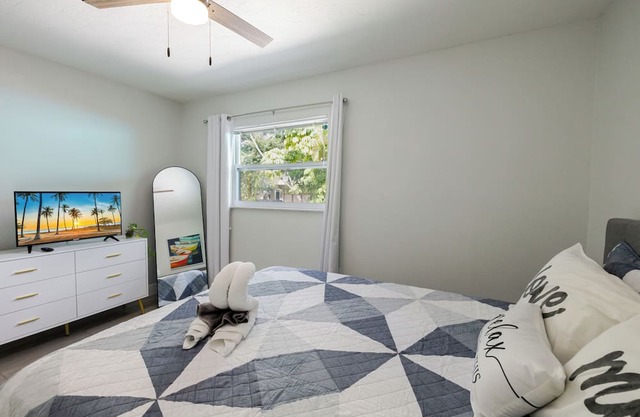 Roaring Palm - Airy Sarasota Paradise