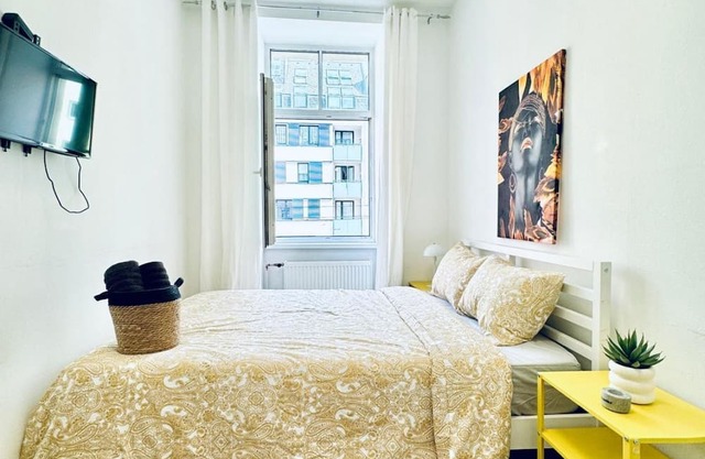 Comfortable and Affordable Palace Studio