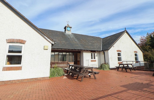 CLWYD SPECIAL RIDING CENTRE, family friendly in Llanfynydd