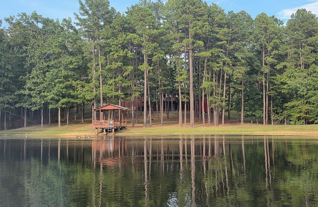 Sleeps 10-12, 47 Secluded Acres, Private Lodge Style Home Near Clearwater Lake