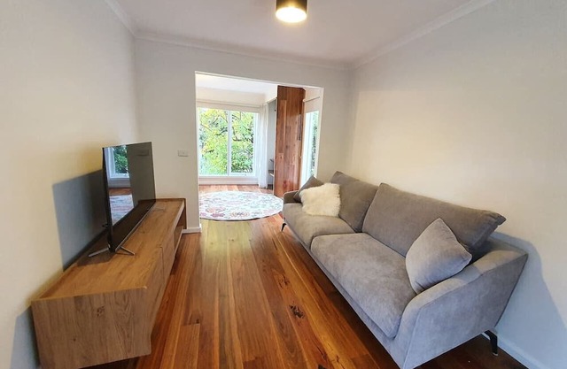 Between the Yarra Valley, City, wineries. Pets