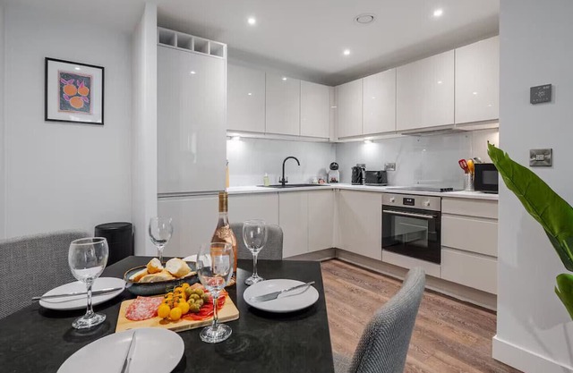 Pass the Keys | Luxury Liverpool Flat with Amazing River Views