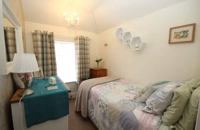 Spacious 4-Bed House in Welling - Free parking