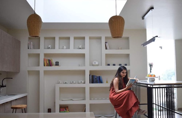 Charming 2-bedroom apartment in Jaipur with skylight, terrace deck & kitchenette