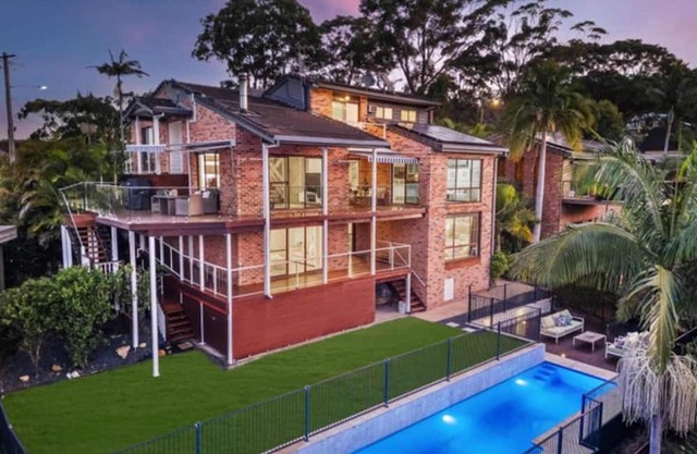 Coastal Luxury 2BR w Pool & Entertainer's Paradise