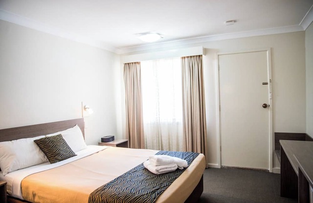 Lilac City Motor Inn 2 Bedroom Interconnect 9/10