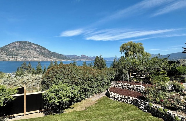 Sagehouse - A Lakeview escape in the heart of wine country