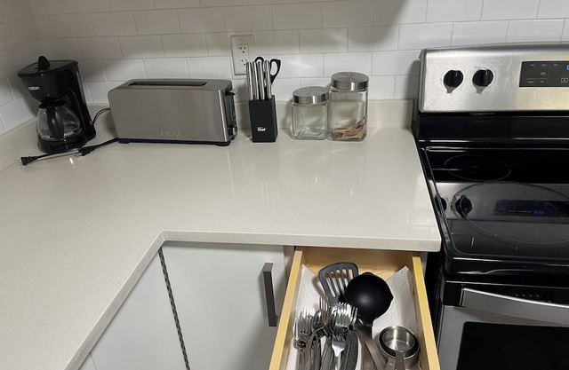 Two Bedroom, Separate Entrance, Free Parking Accommodation