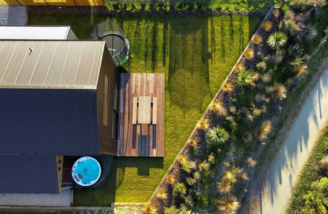 Spa, Trampoline & Views | Perfect for Families