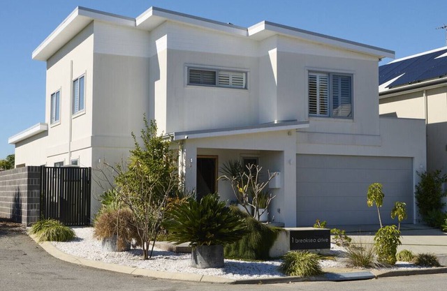 Casa de Praia - Coastal Luxury in North Coogee