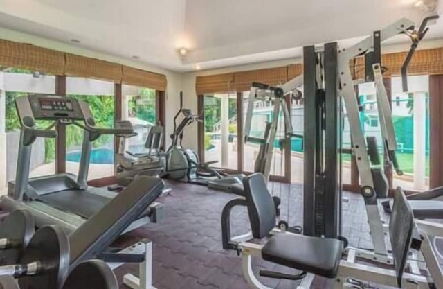 Luxurious 7-bedroom villa with AC and fitness room in enchanting Phuket