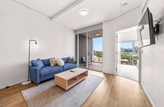 Belise - Executive 2BR Elegance plus parking & pool
