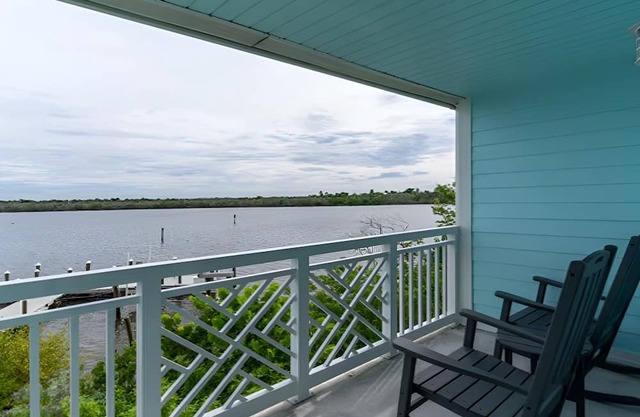 Elegant Escape | Bay View Unit w/Balcony | Fam-Friendly | Free Parking | Pool