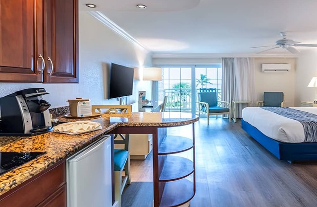 Waterfront Charm: Scenic Gulf View Balcony Studio | Pool | Parking | Near Beach