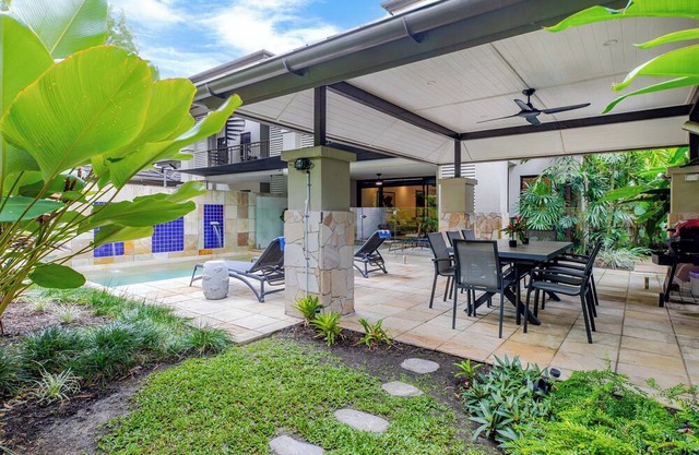 Luxurious tropical 2 bedroom apartment in 5 star resort