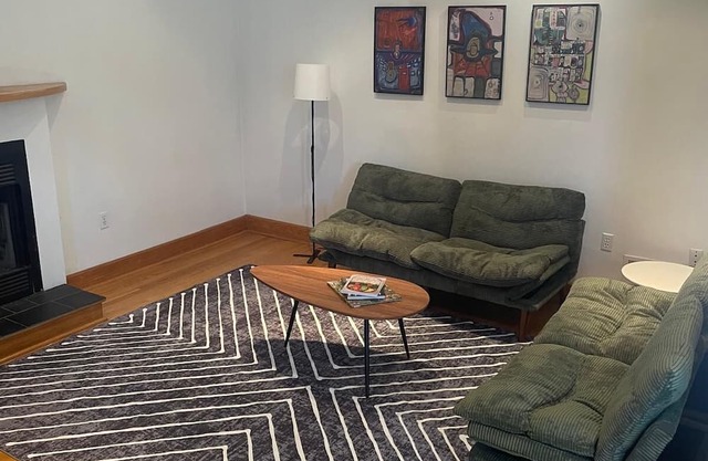 HUGE Carriage house for 6 in Regent Square, City of Pittsburgh
