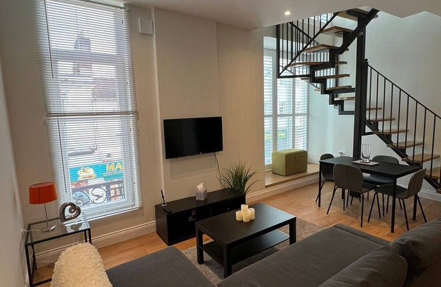 Rooftop Apartment on Town Centre High Street