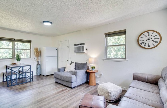 < 1 Mi to Cherokee Casino Sallisaw! Home Near I-40