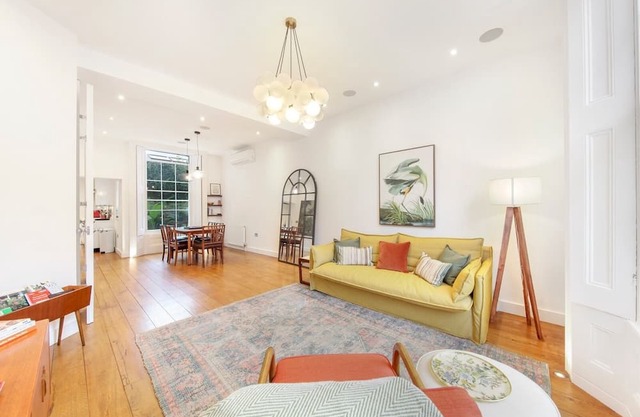 Pass the Keys | Elegant Apartment in Trendy Primrose Hill