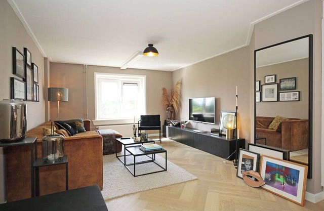 Bright City Retreat near Center & RAI" with perfect WIFI