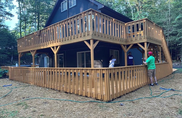 Sauna Hot Tub Sleep 16 King Beds Bunk room in 3 acre state Forest pocono spa