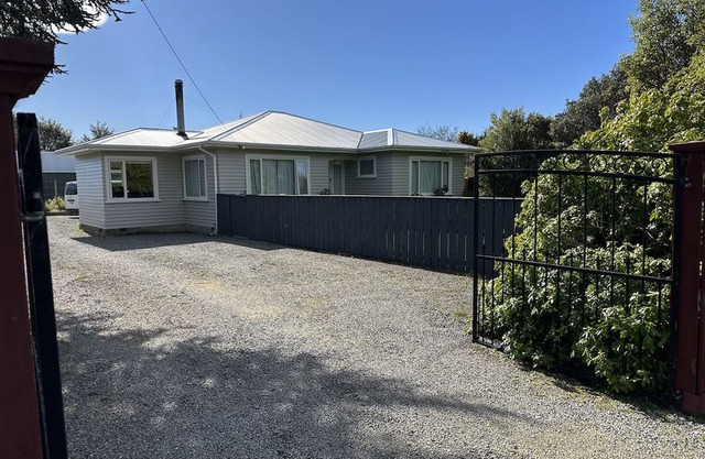 Southern Alps on your doorstep! Cozy, quiet private home in a friendly community