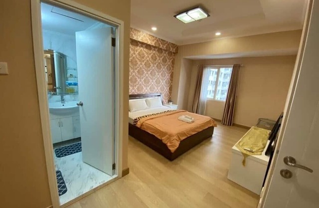 Entire 3 BR 3 Bath Unit of Apartment in South JakartanMRT direct access and Mall