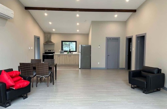 3-bedroom Villa in Lakefield #17