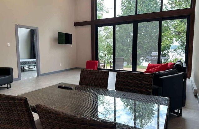 3-bedroom Lakefront Villa #9