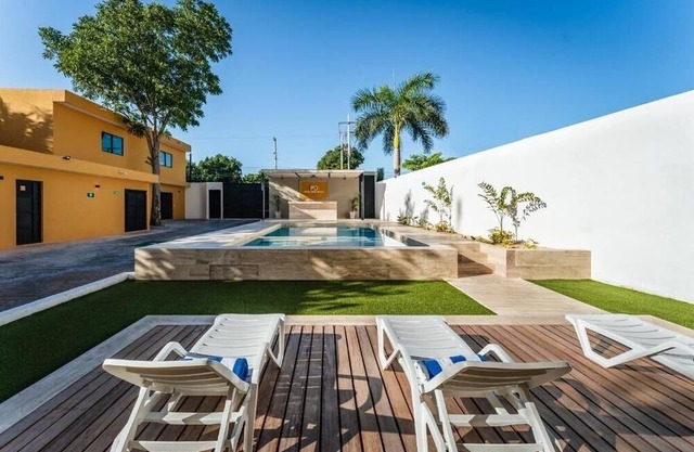 Your 3-Stay Mérida Adventure – Double Room Walk to Attractions and Fun