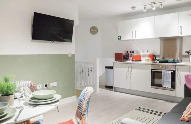 Wakefield Hideaway – 2BR Comfort for 4