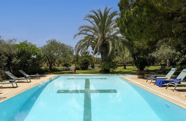 Balù - Five Bedroom Villa, Sleeps 11