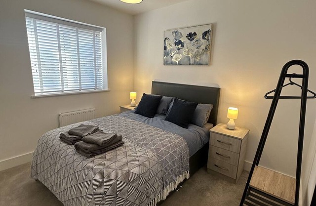 3 Bed Home Stafford Business Travel