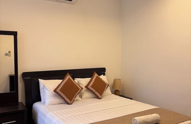 Luxury-Double Bedroom Apartment 1F