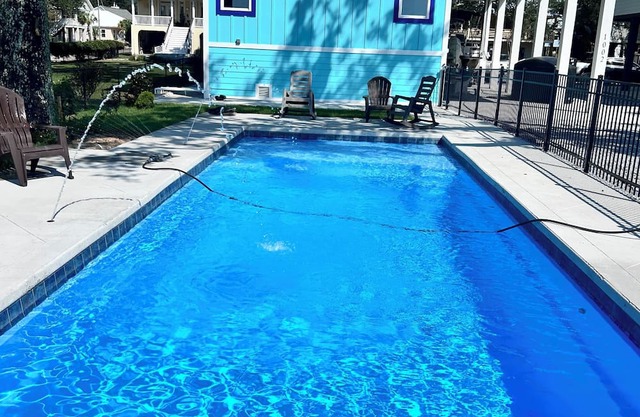 Spacious 5-bedroom house in peaceful Long Beach with AC
