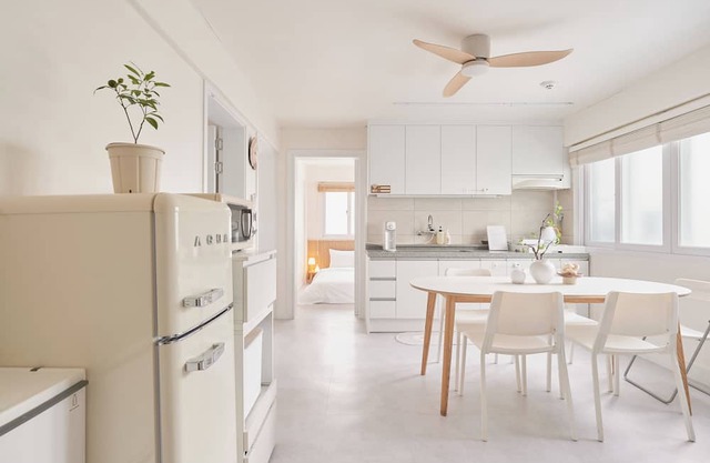 5 minutes to Mangwon Han River Park/near Mangwon Market/Large family/14people