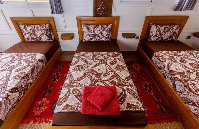 Bluerina - Private Triple Room Sea view , Air Conditioner And Breakfast Included