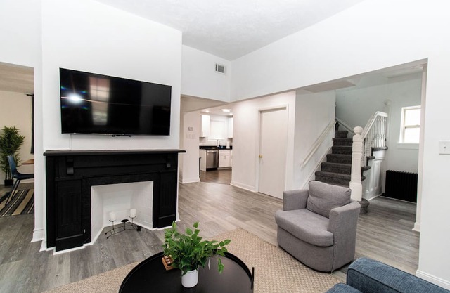 Prime 5-Bed: Hot Tub, PITT, CMU, Schenley Park