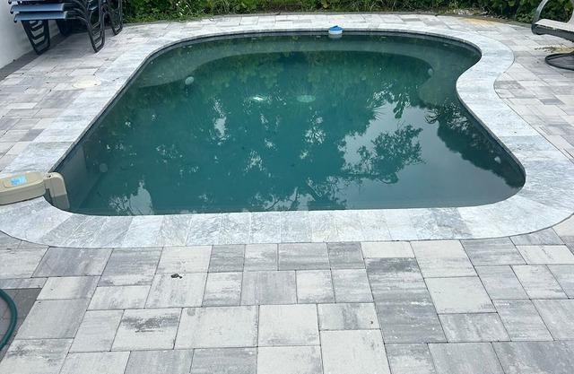 Luxury Sarasota House: Oversized Hot Tub, Near Beaches & Downtown Fun!