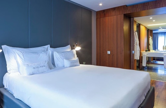 Pet-Friendly, Full Kitchen, Jacuzzi, Rooftop Sundeck, Onsite Jacuzzi!