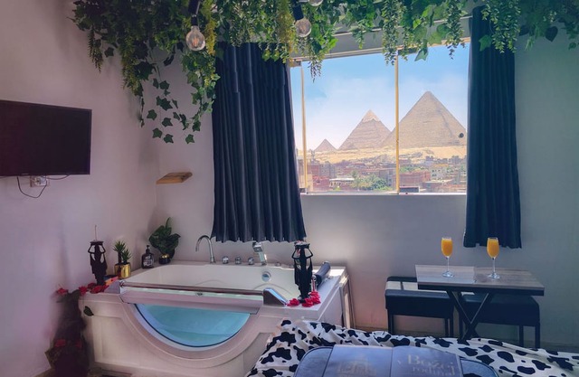 Pyramids Icon Jaccuzi with pyramids view