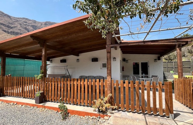 Holiday Apartment 'Spacious Country House Near Fataga' with Balcony, Wi-Fi and Air Conditioning