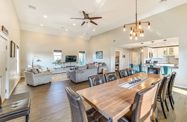 Walk to Lake: Historic Family Apartment in Culver!