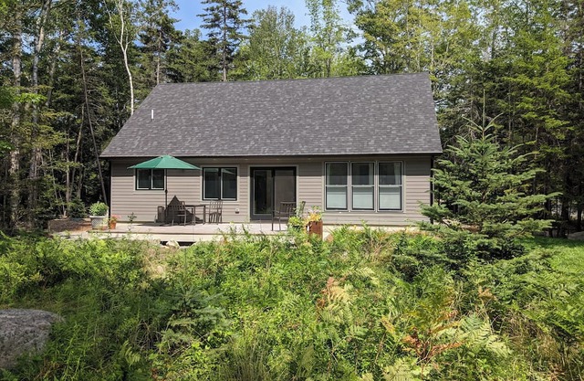 Delightful 1-bedroom house in Northeast Harbor near ACADIA national park.