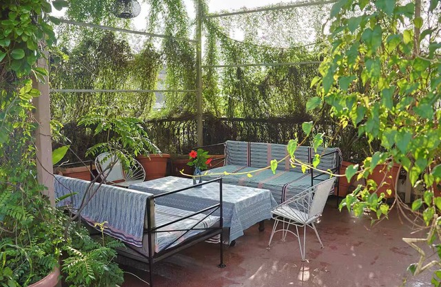 Rooftop Apartment with Garden View