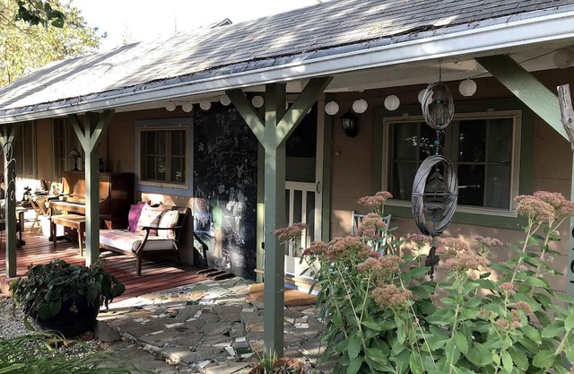 Idyllic Cabin for Rent near Two National Forests in Pinehurst, California